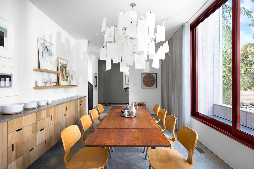 打闹;粗暴对待-16