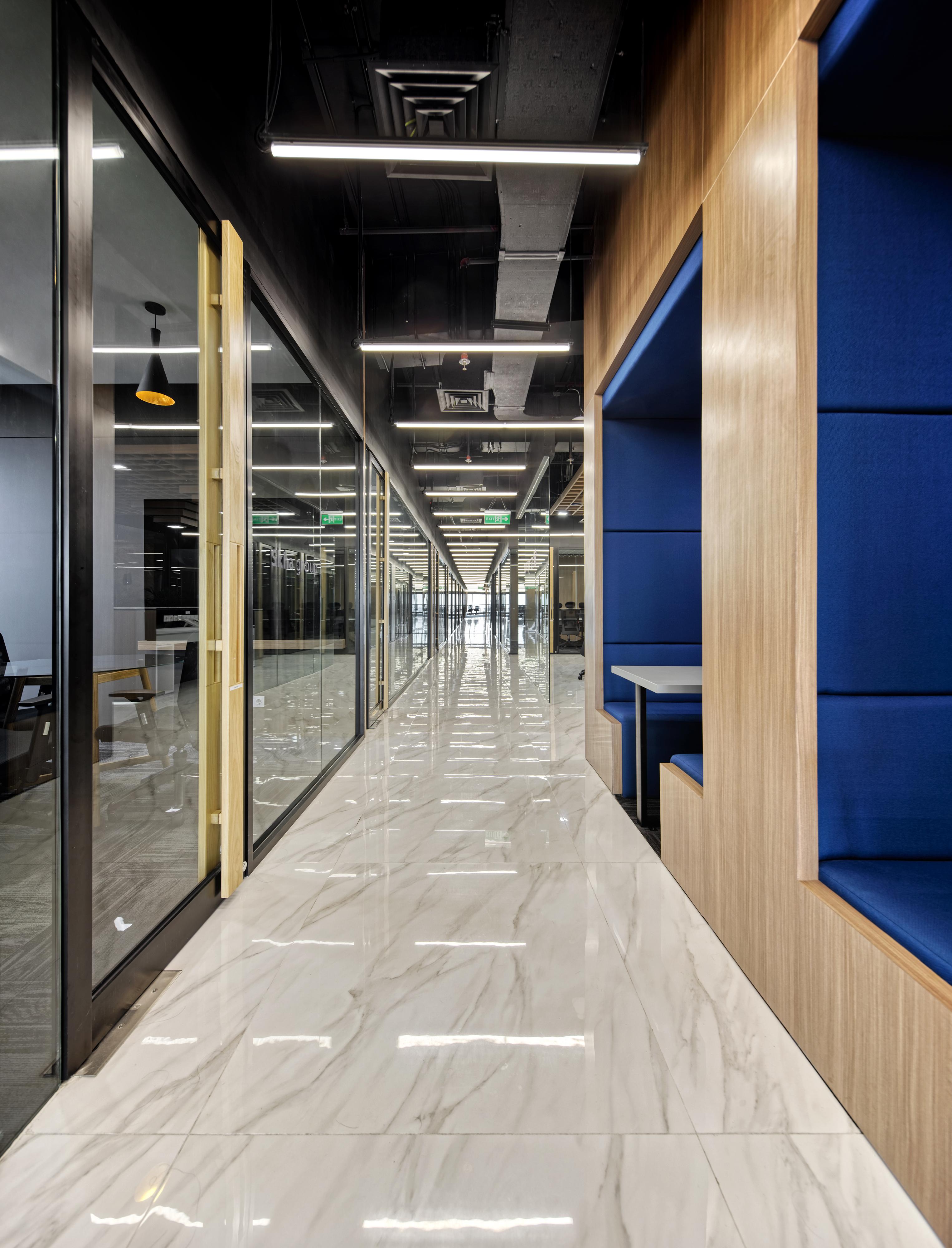 工业风中的灵动雅致——SKHA Consulting 办公室设计-12