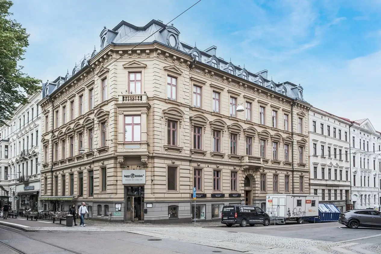 瑞典哥德堡绿色社区的现代家庭复式公寓-20