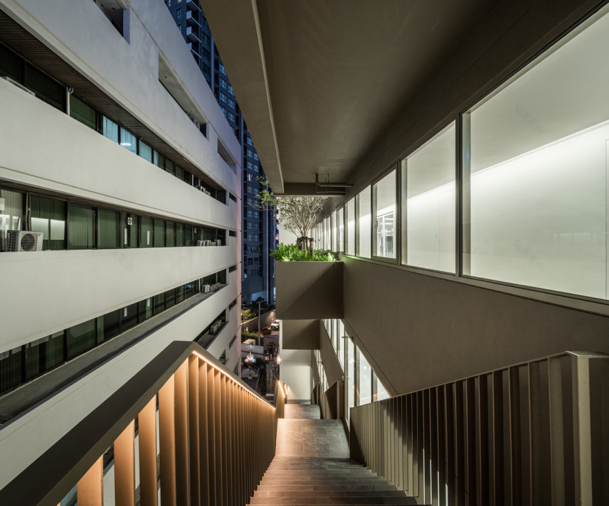 泰国 Ritratana 办公楼丨城市实践-21