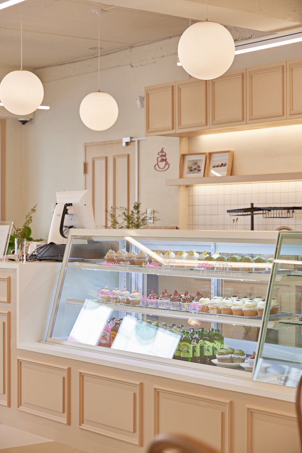 27 平咖啡厅室内设计 | 精致小巧的音效空间-15