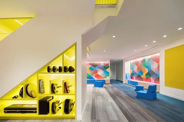 曼哈顿“蓝校”打造多彩学习空间-0