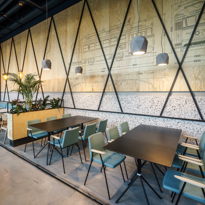 Bucharest 电车餐厅 · Yellow Office 的工业风设计-18