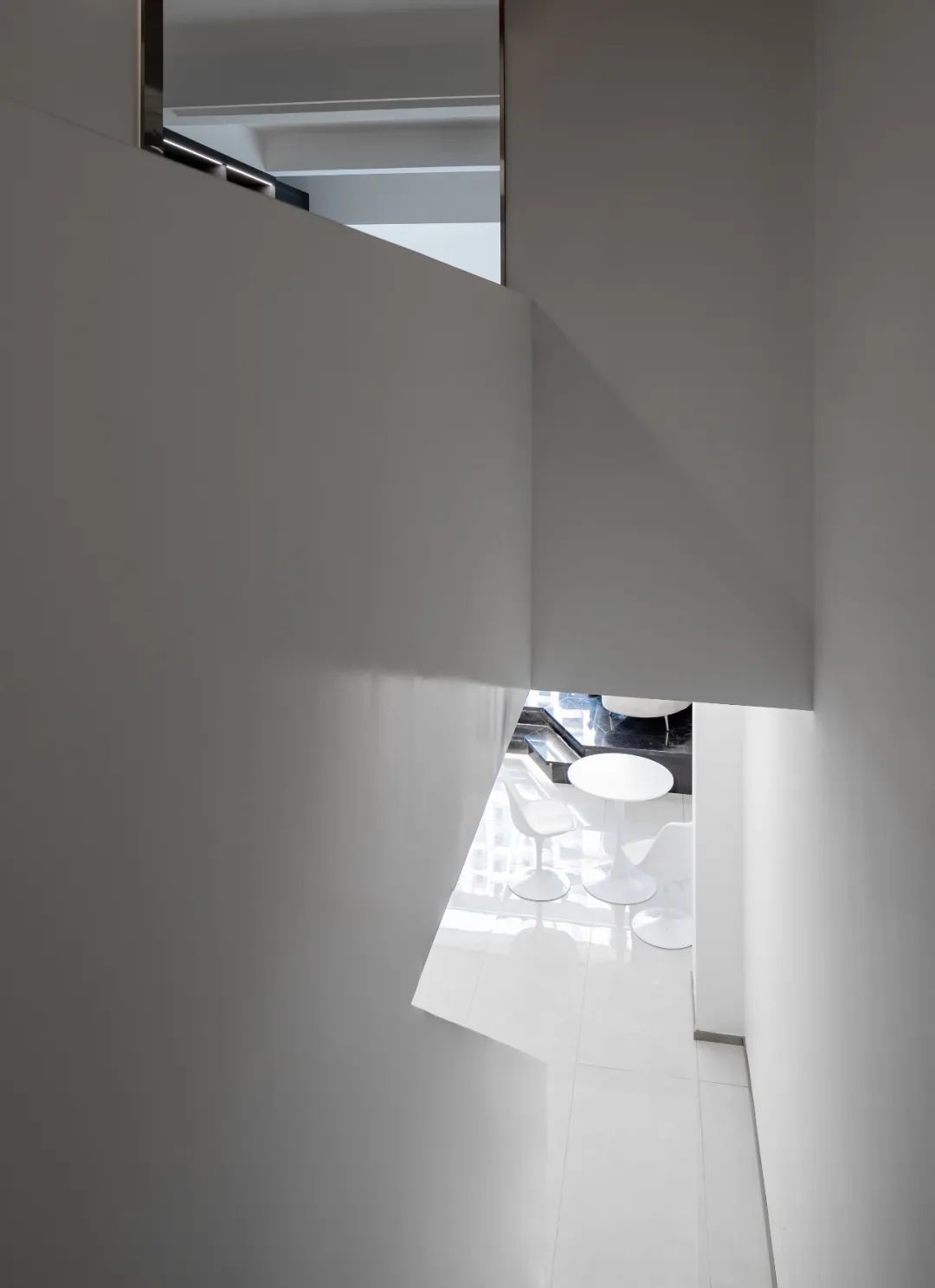 淮安观恒设计办公室 | 极简缀红,艺术空间的典范-45