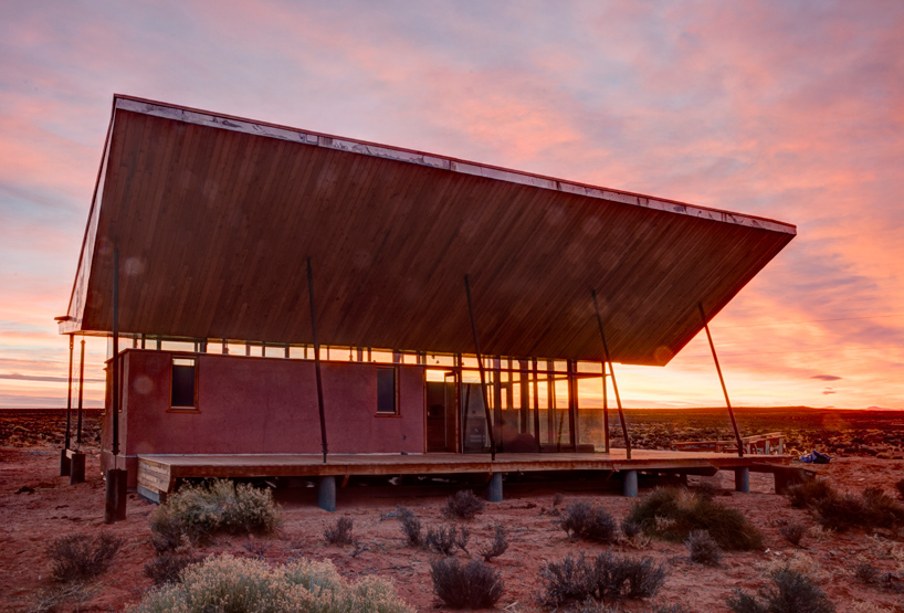 沙漠中的“宽檐帽”住宅丨科罗拉多大学丹佛分校学生,DesignBuildBLUFF 设计事务所-13