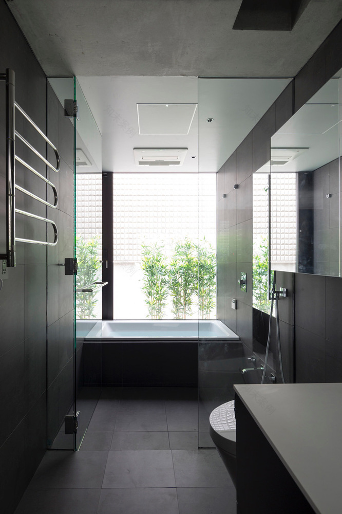 东京老城区的度假村式庭院住宅-36