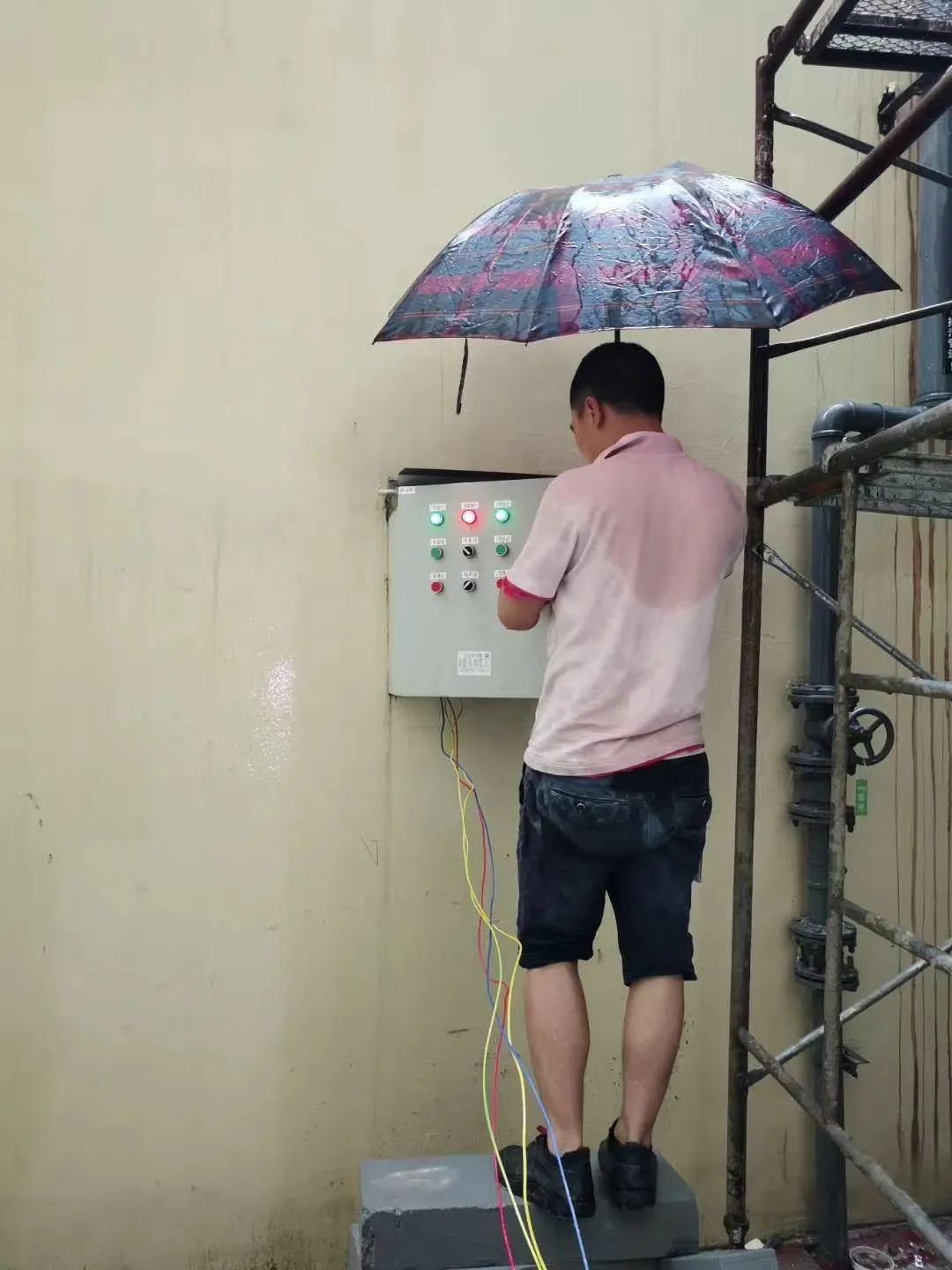 南京阔达装饰暴雨中守护业主工地,彰显家装责任-13