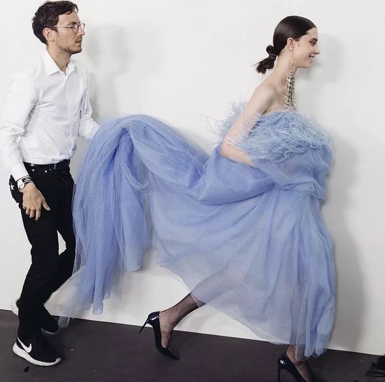 激进贵族的硬核高订 | Givenchy 2019 秋冬高级定制系列-14