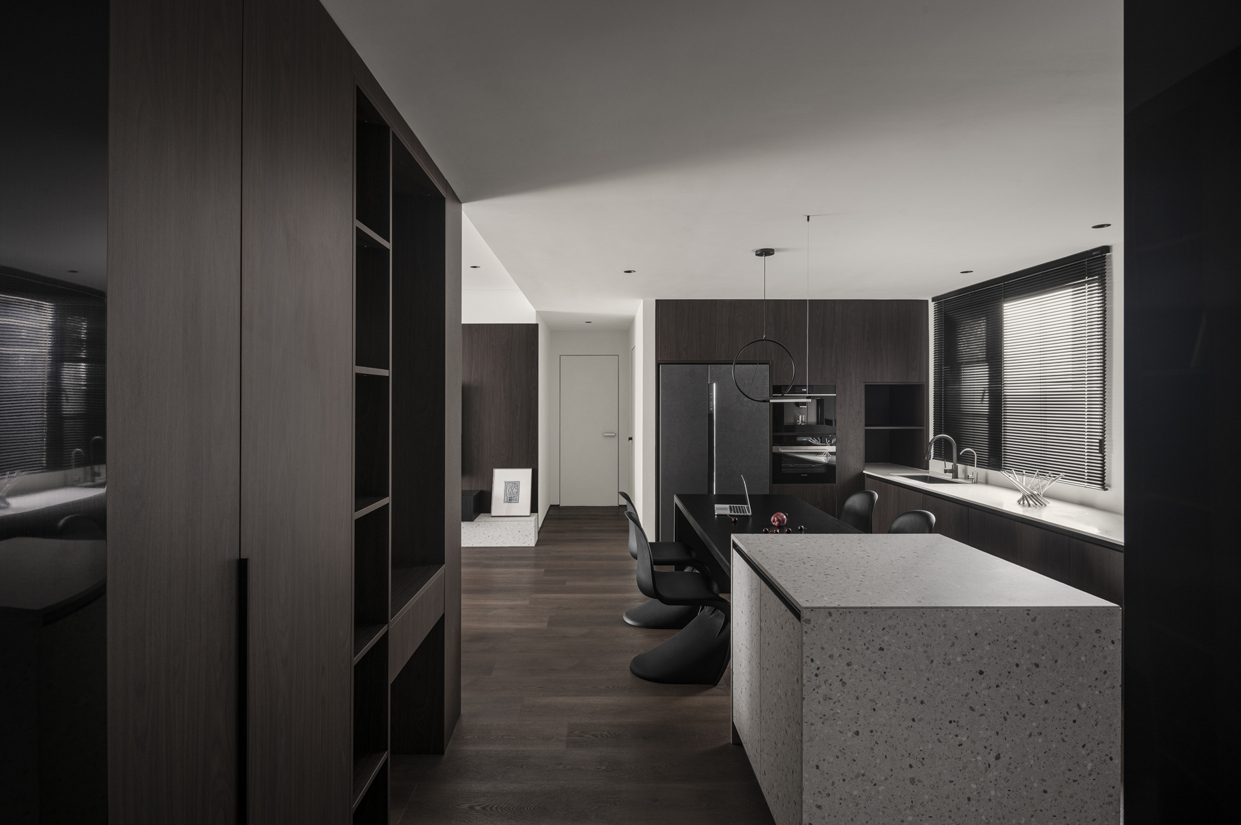 富有质感的暗调家居丨宏福樘-2