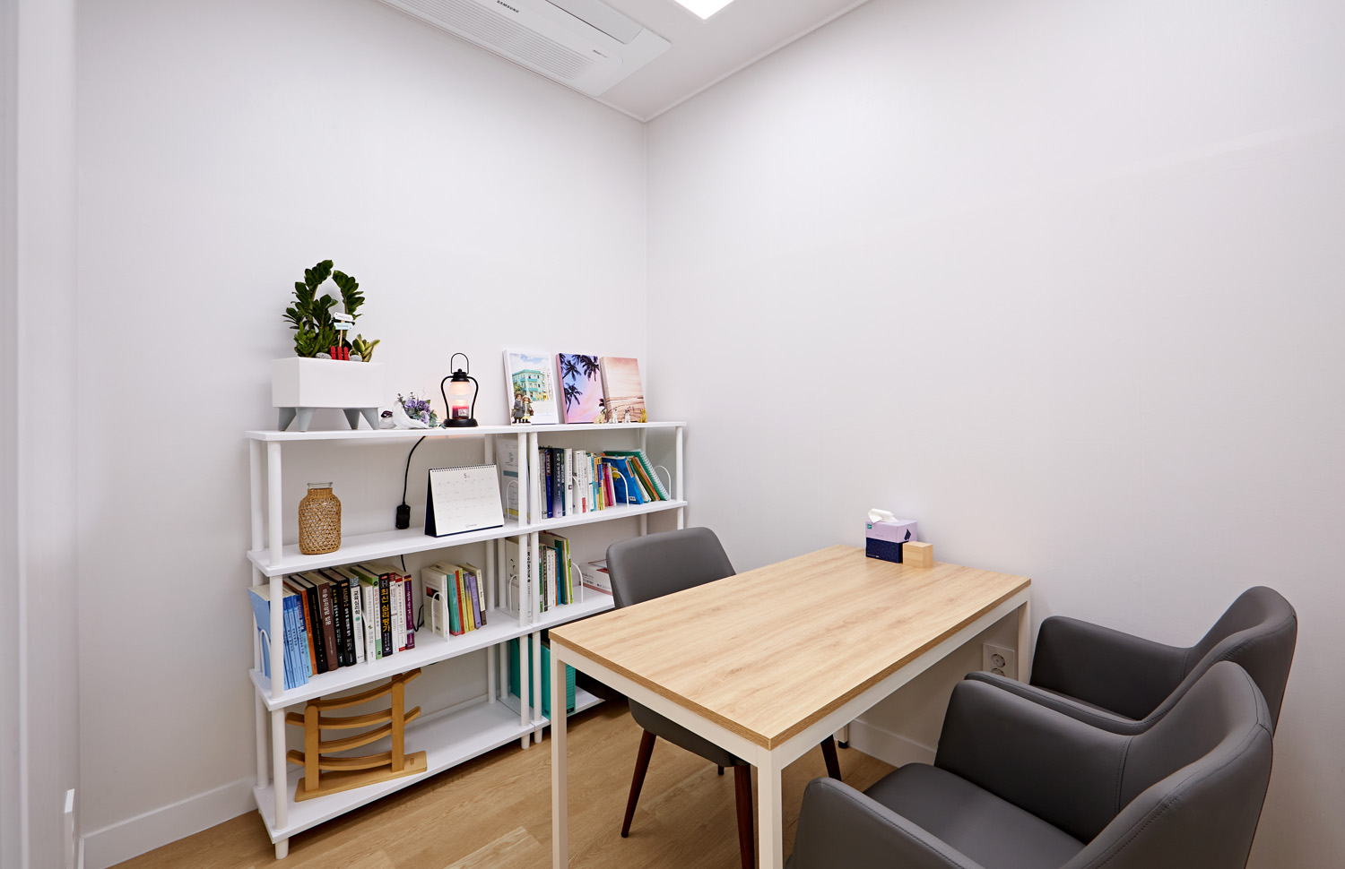 24 平米儿童发展中心，极简设计展现无限可能-12