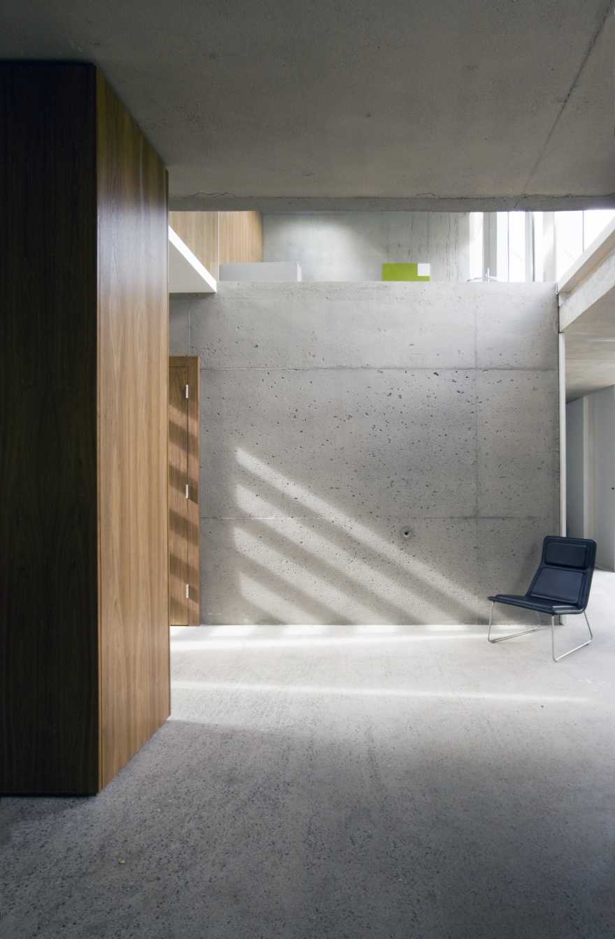 都柏林郊区单一家庭住宅的混凝土空间探索-6