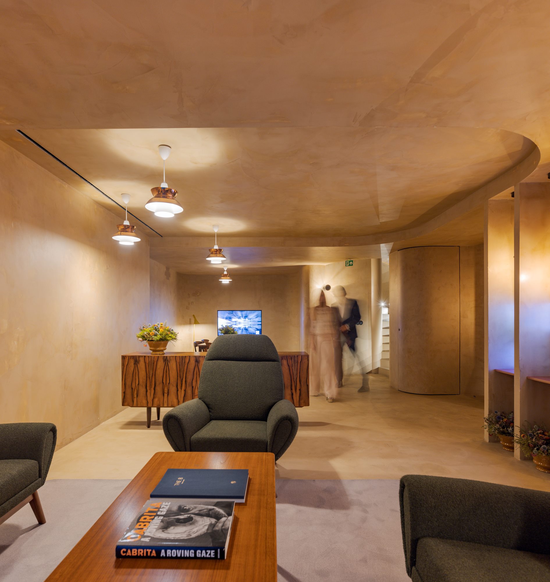 "葡萄牙波尔图 BMCAR 宝马展示厅 | 家的概念，温馨的汽车体验"-25