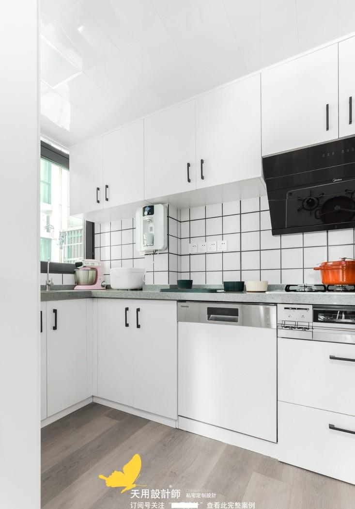 极简“去电视化”家居,打造舒适空间-9