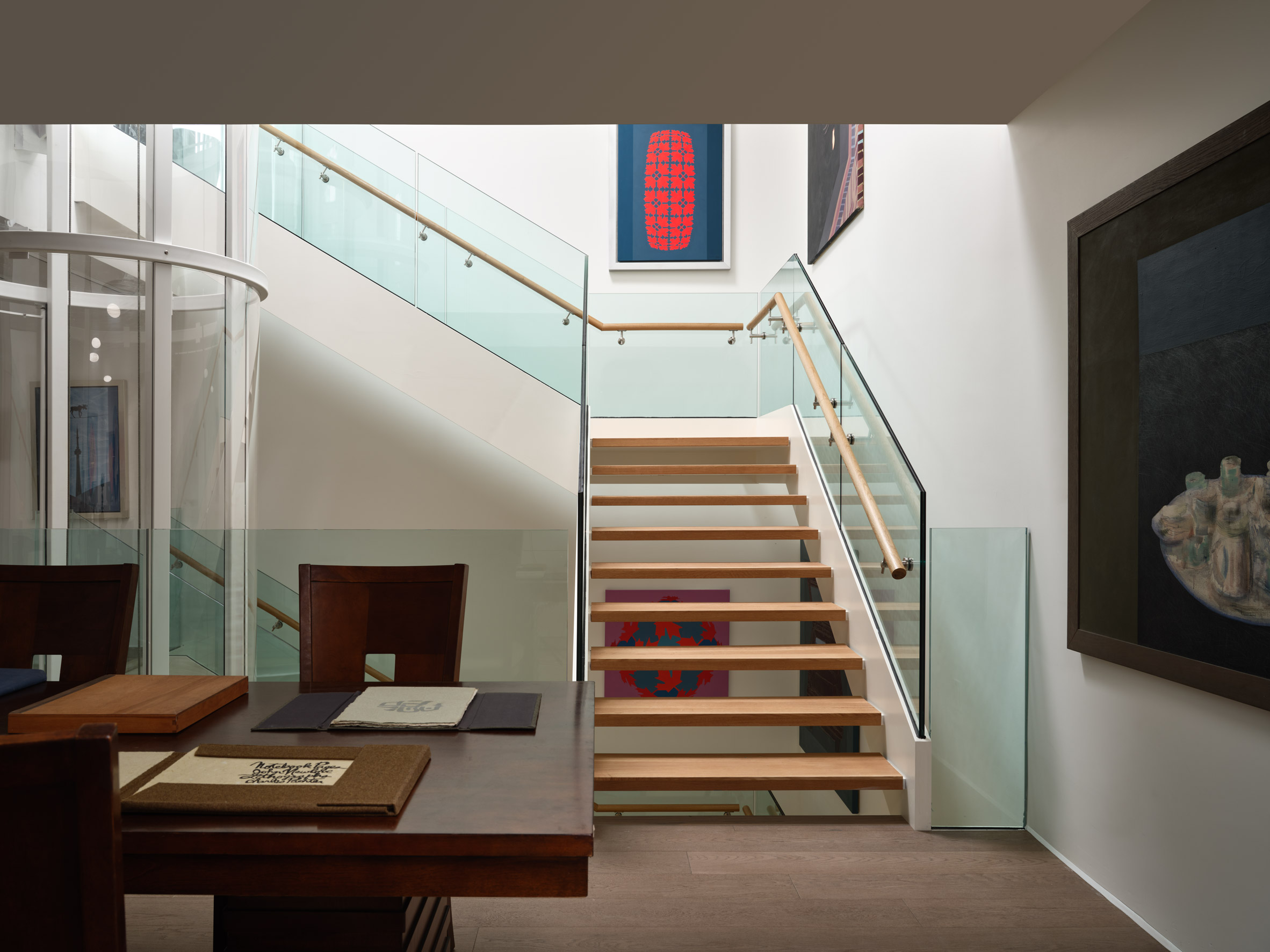 艺术家查尔斯·帕奇特的蓝色画廊 | 工业风建筑的创新设计-19