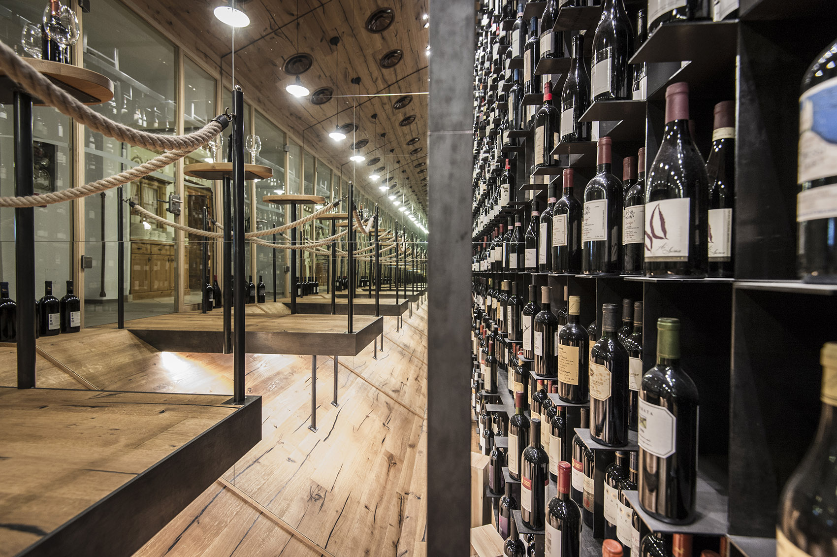 游弋于天地间 & 拥有漂浮大泳池的意大利Hubertus 酒店 / noa* -27