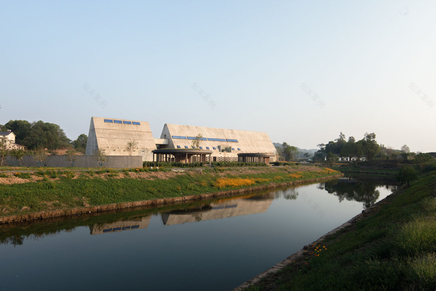 江小白乡村俱乐部 | 现代建筑与自然的共生-8