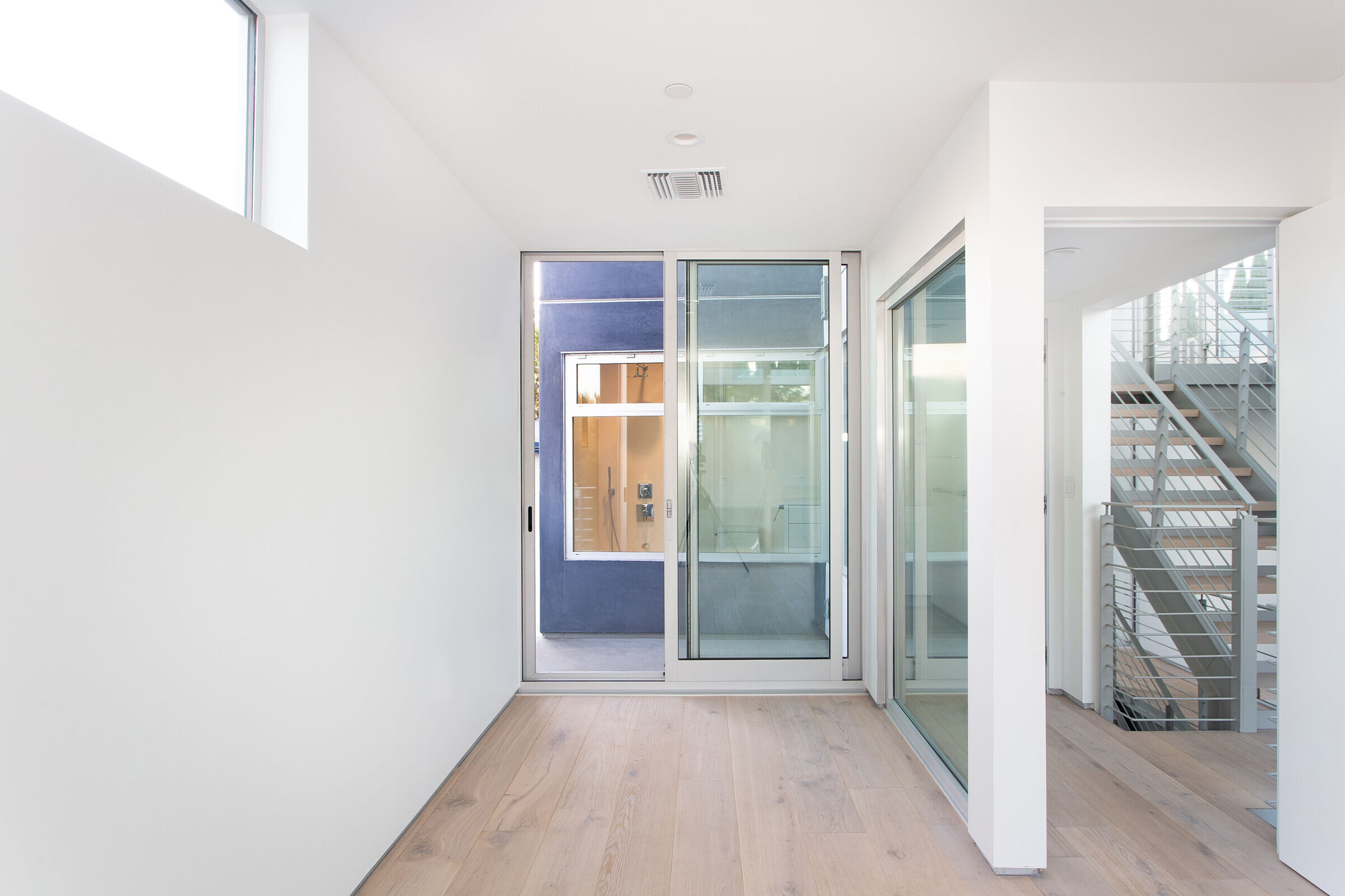 加州阳光下的三层豪华公寓丨美国丨Michael W. Folonis Architects-23