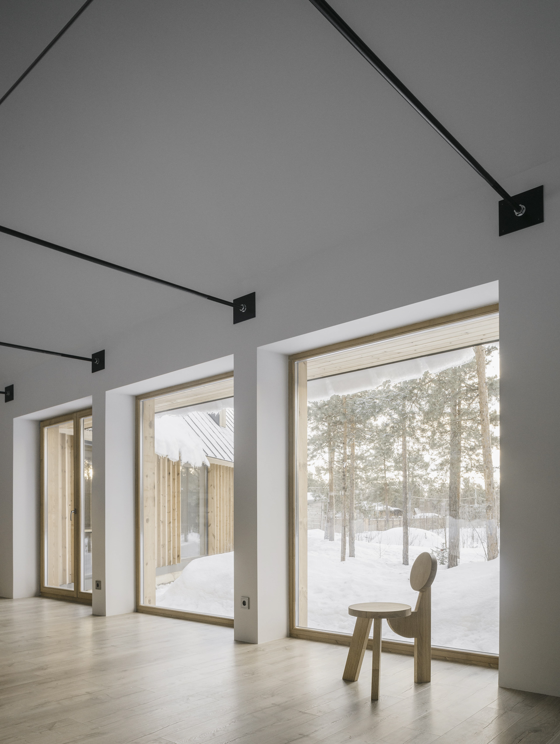 托架屋；支架屋（注：bracket有托架；支架等意思，这里结合具体语境可能会有更合适的表达，如果Bracket House是特定名称，可保持原样或根据其背景赋予更准确称呼 ） -37