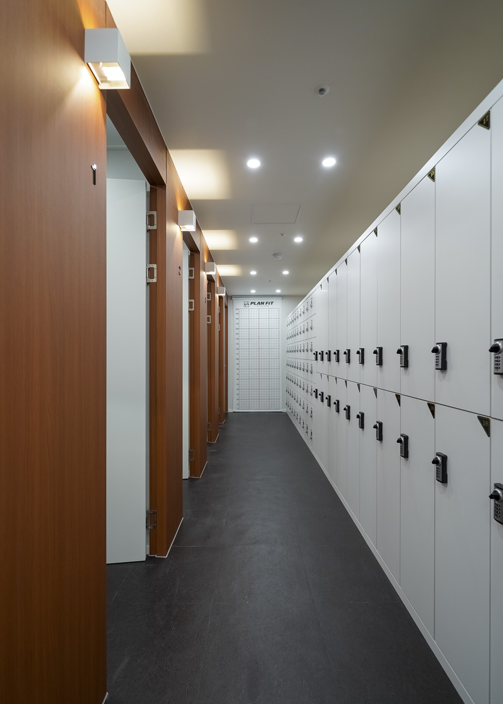 黑色与橙色的碰撞 | 49 平米迷你公寓的惊艳设计-20