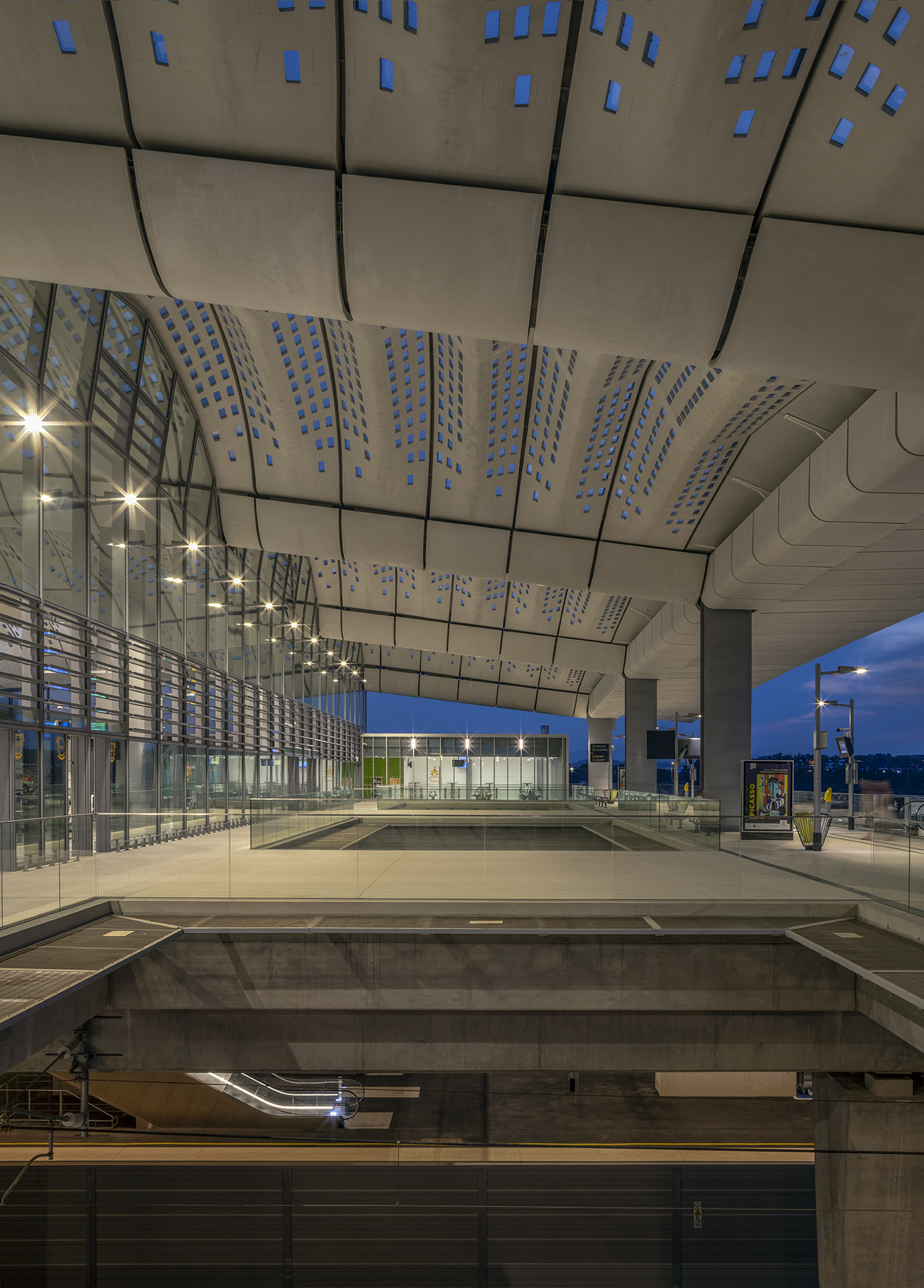 Montpellier 车站 | 光影艺术的极致呈现-20