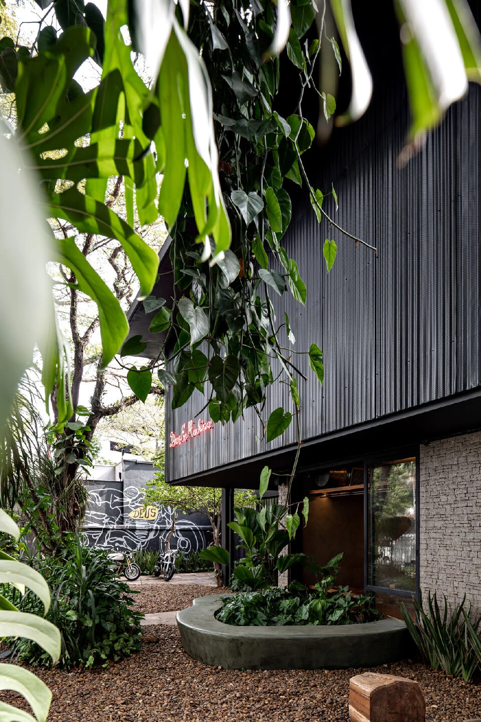 Deus E· Machina 商店丨巴西圣保罗丨Meireles Pavan Arquitetura-43