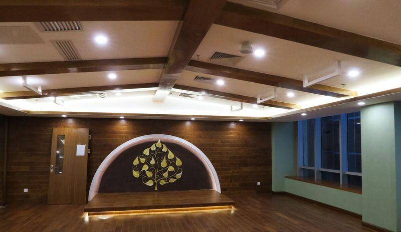 明星健身·汽车工业风奢华健身会所-5