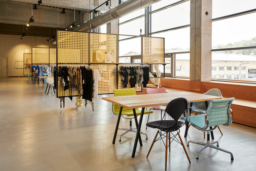 欧洲顶级泳装品牌 showroom,灵活多变的空间设计-21