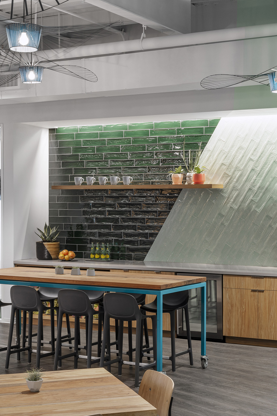 奥斯汀机密科技公司办公室设计-12