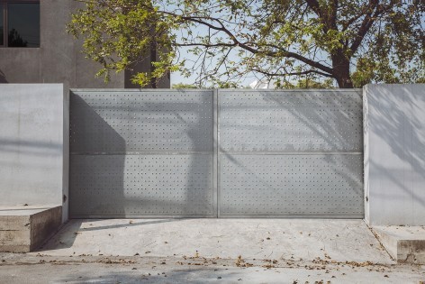 75平“黑色巨石”住宅 ︱Isauro Huizar-8