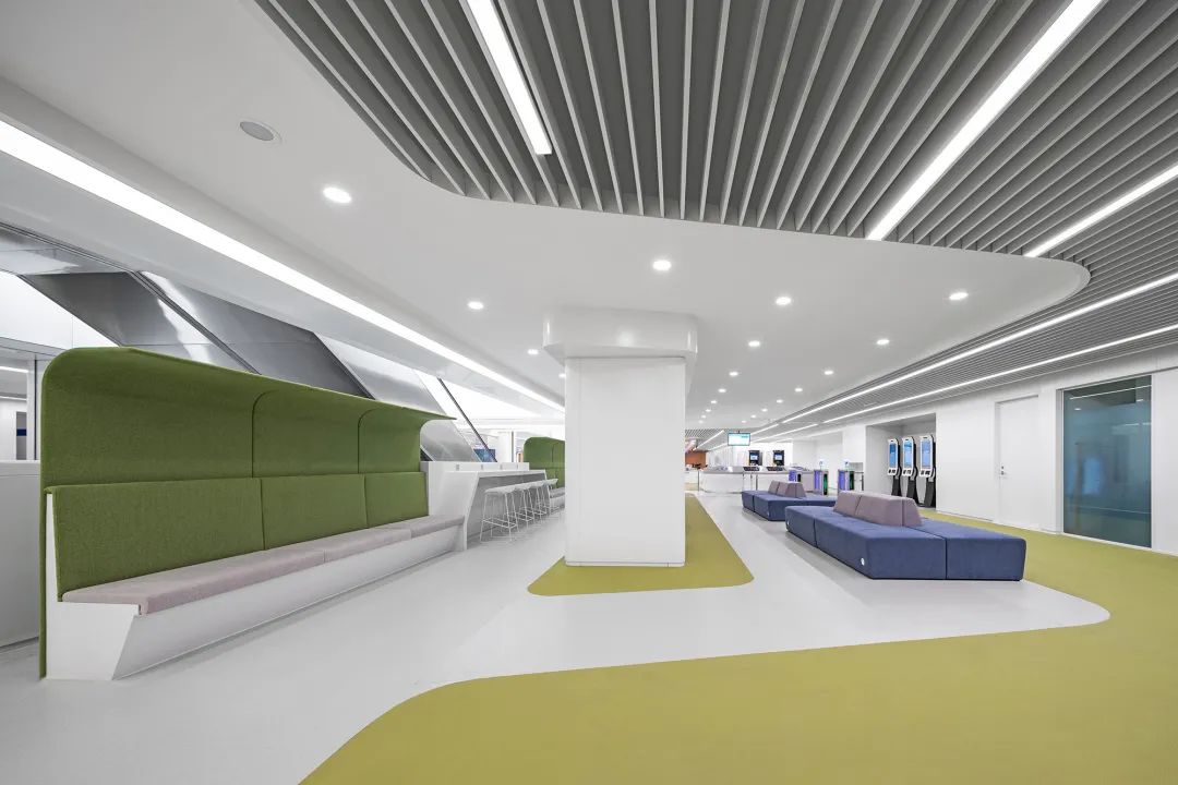 以空间色彩组织流线的市民中心设计-25