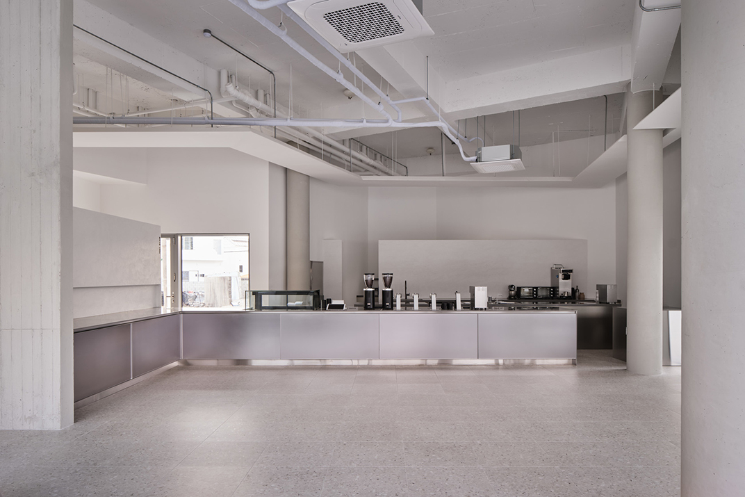 简洁风咖啡店面包店空间SINKI HAERO，韩国 | Designed by designby83 - 面包店 - 餐厅LOGO-VI空间设计-全球餐饮研究所-17