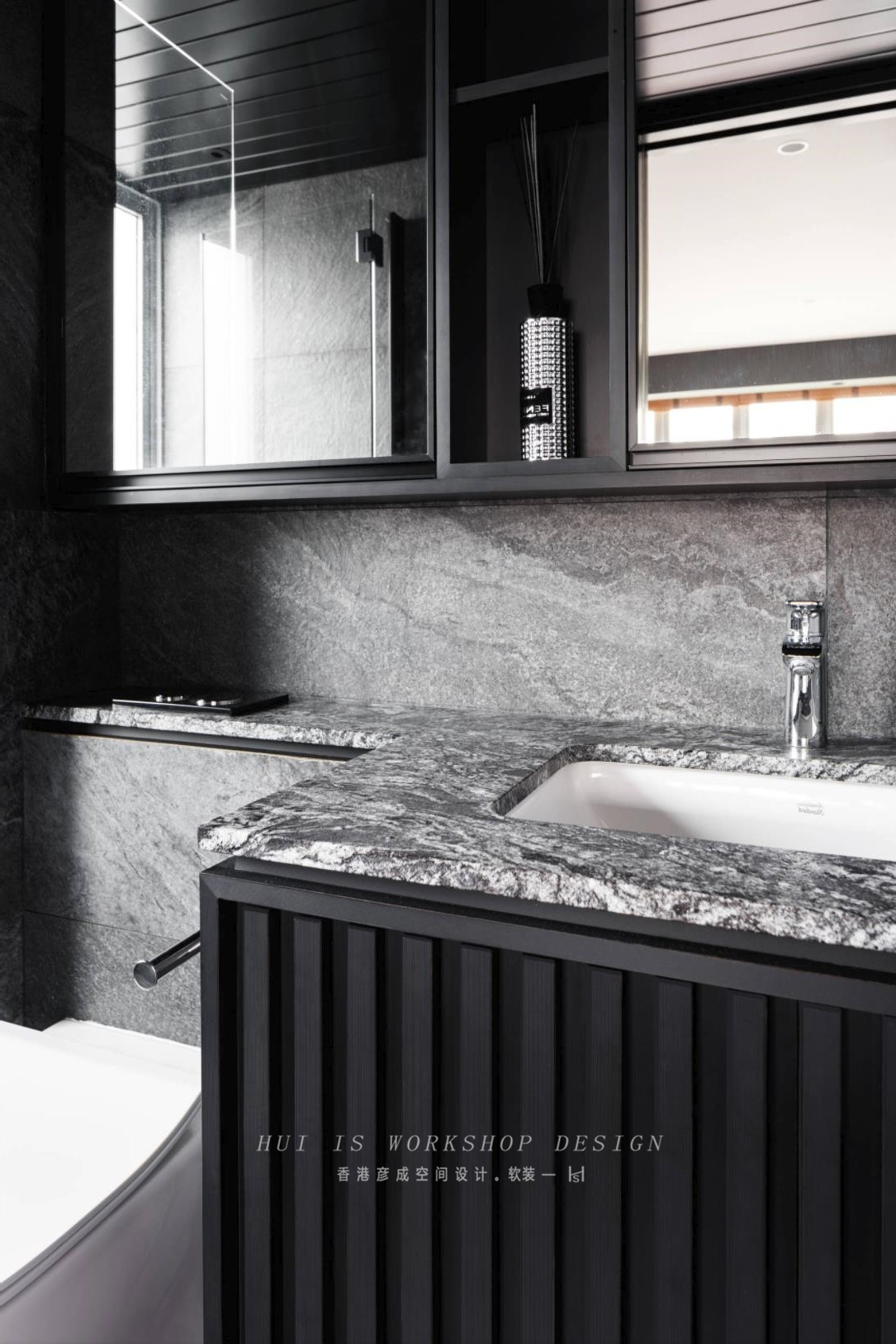 极简黑白灰,打造新闻记者的宁静放松空间-35