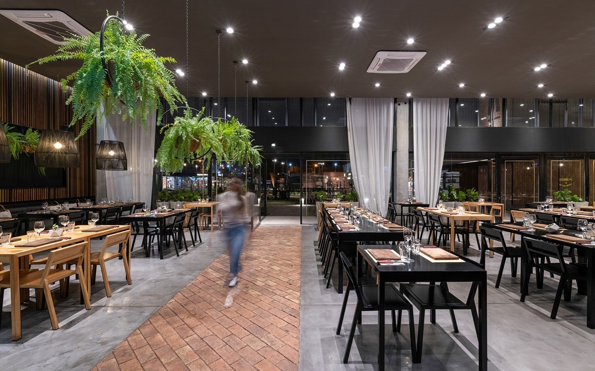 火之舞 · 烧烤灵魂的空间设计-19