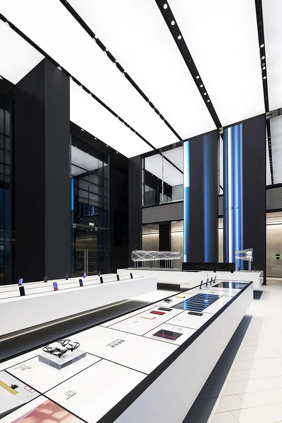 【499期】OPPO最新北京超级旗舰店设计，6块超级大屏创造独特视角-25