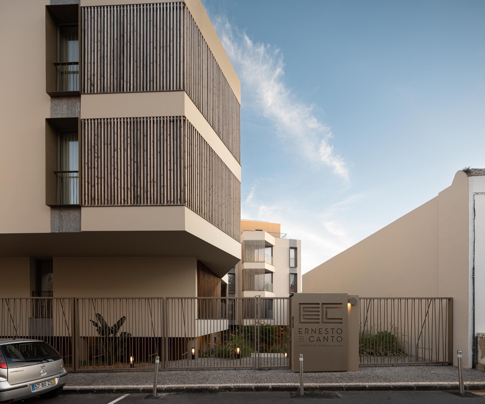 ERNESTO DO CANTO住宅区丨葡萄牙蓬塔德尔加达丨BOX arquitectos-23