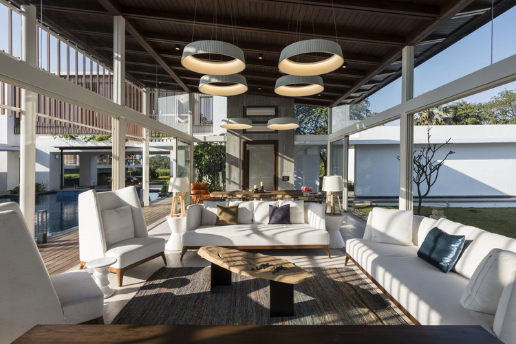 绿洲中的热带家园 · 印度 Alibag 别墅设计-15