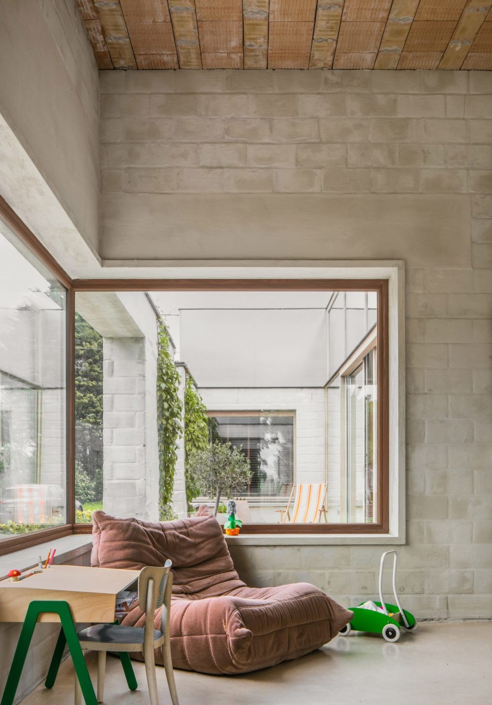 多功能角落窗设计案例丨ELLEdecoration-5