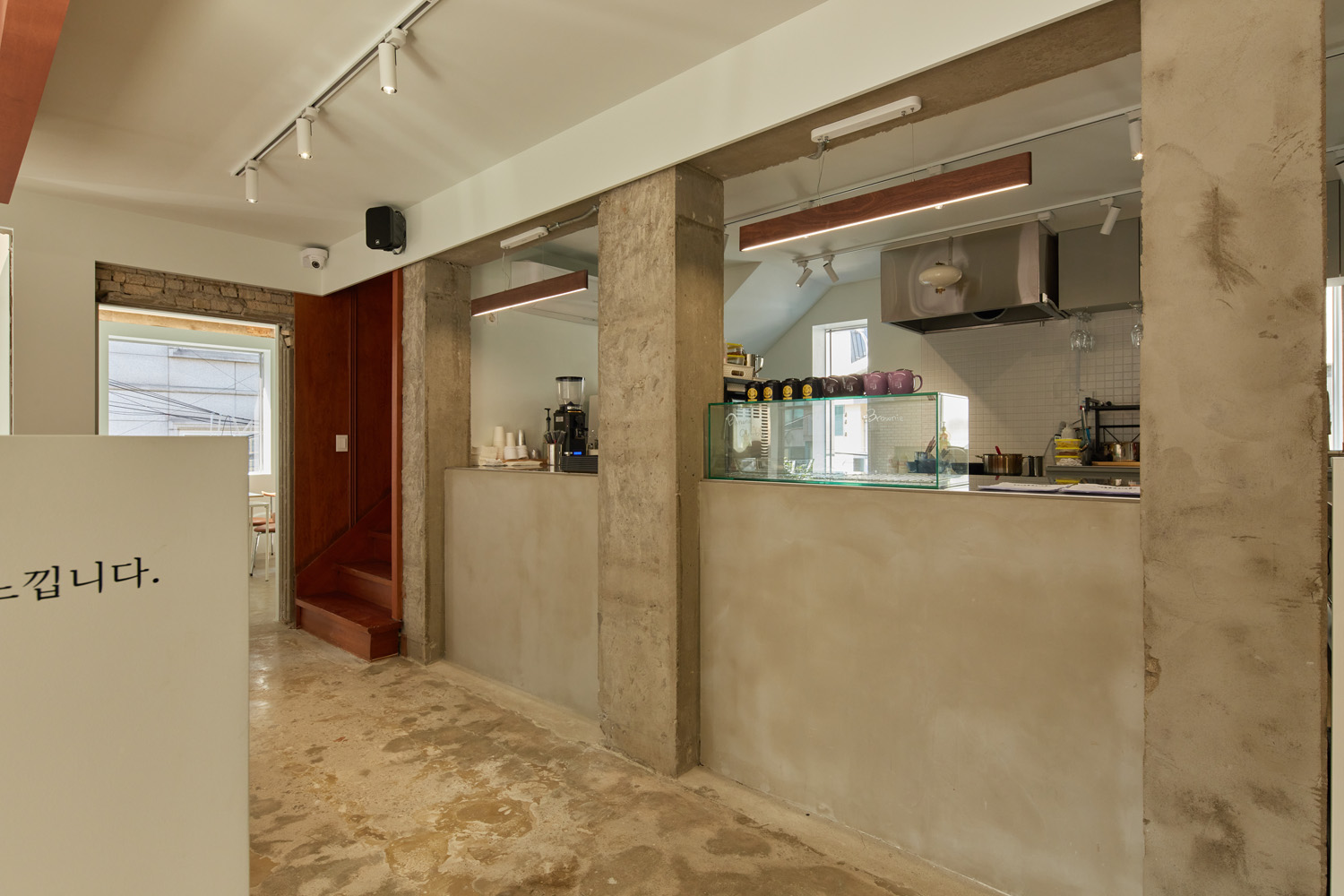 现代简约白调住宅，打造温馨舒适生活空间-17