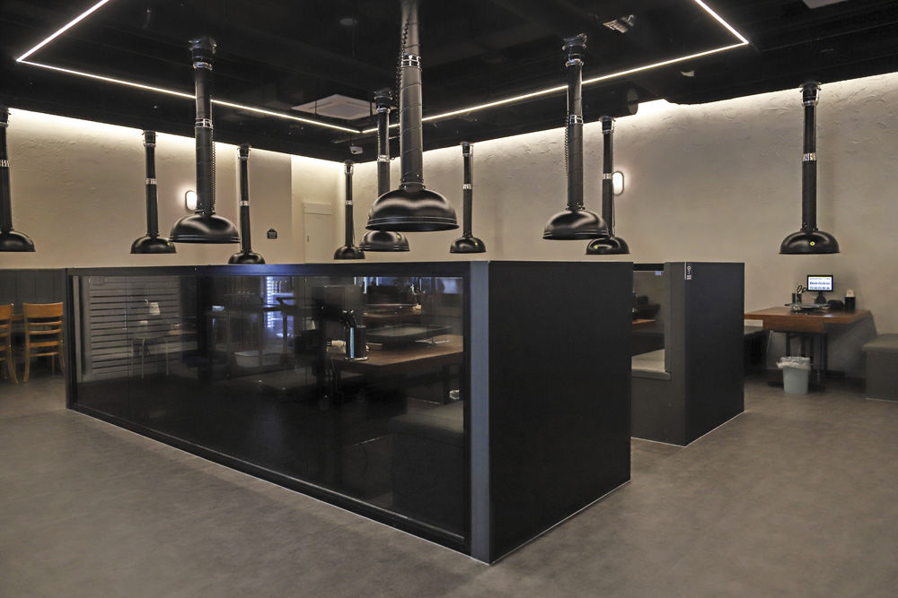 高级黑的 50 平米公寓，现代极简风格的典范-4