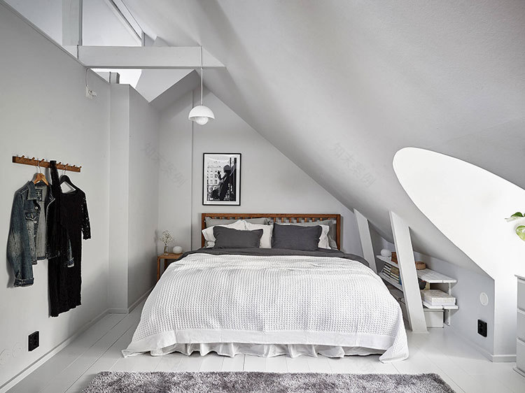 原始墙壁打造的极简北欧阁楼公寓-15