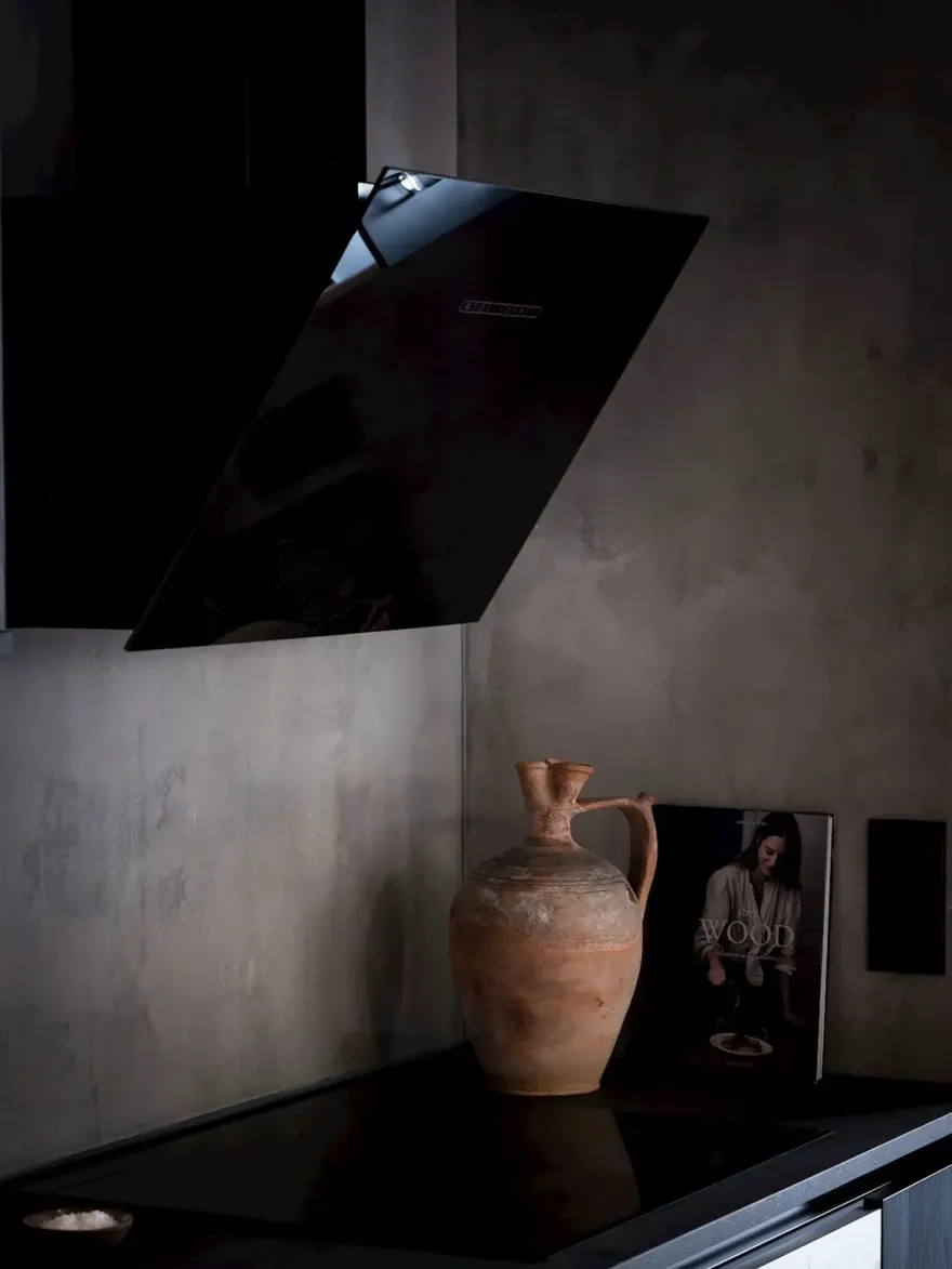 38 平米瑞典工业风迷你阁楼 | 黑暗设计之美-7