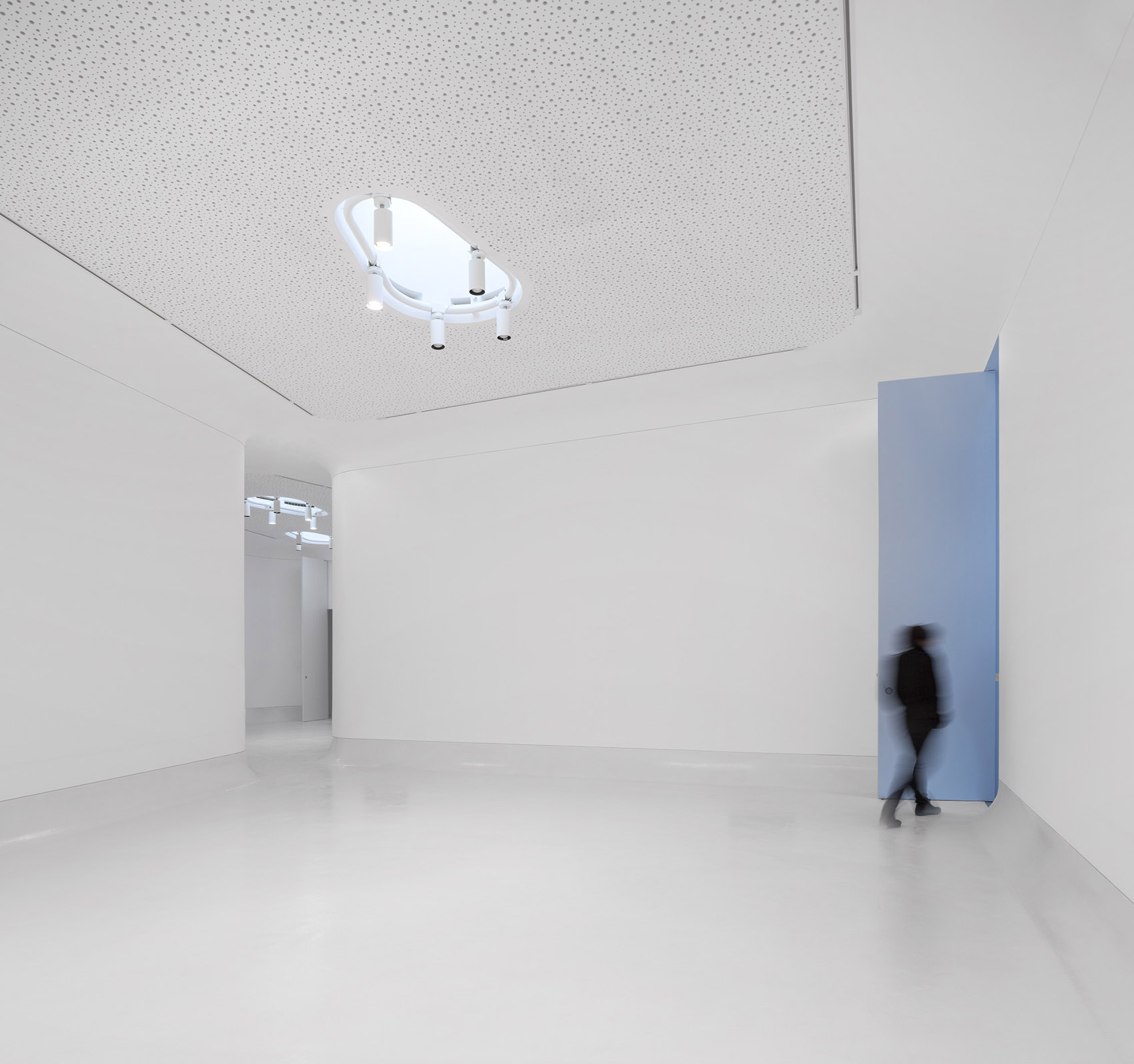 融于老城景观的文化艺术中心 / Pedro Gadanho + CVDB Arquitectos-34