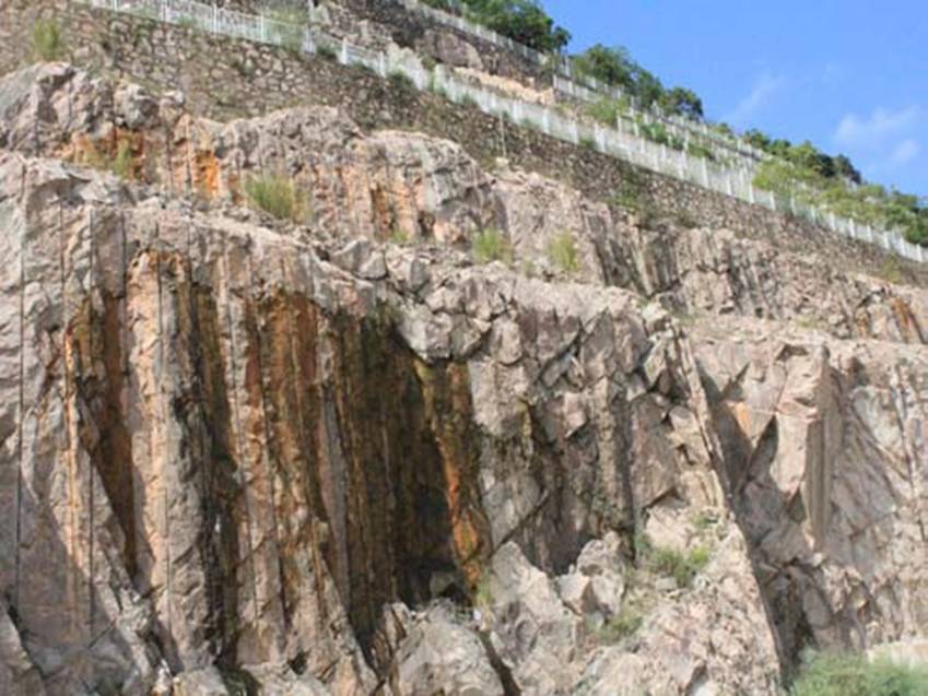 被切割的安托山，基于场地特征的景观设计-17