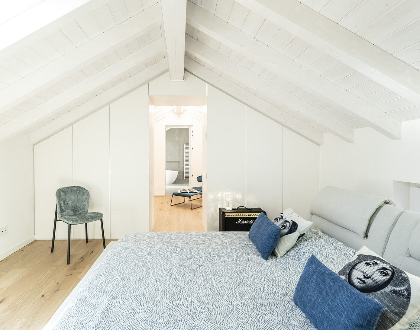 Casa MZ — Crafted Oak Interiors for an Art Historian’s Home-6