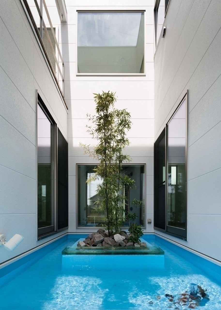 日本爱知简约住宅 | “水围庭院”与“攀岩阁楼”的创意设计-4