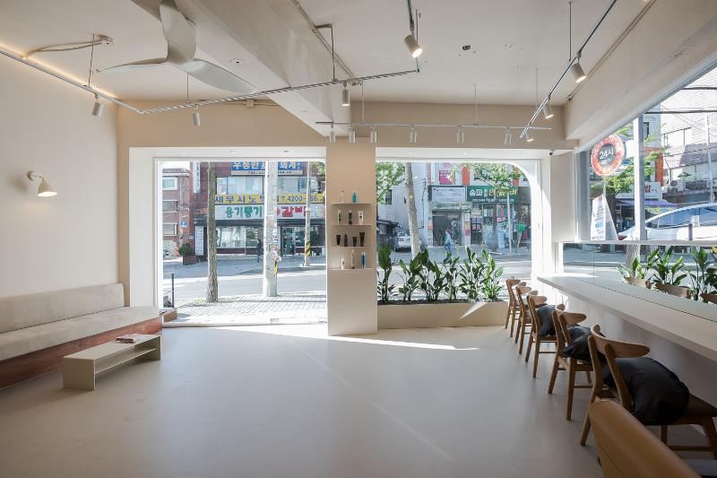 现代简约 30 平米美容院设计-5