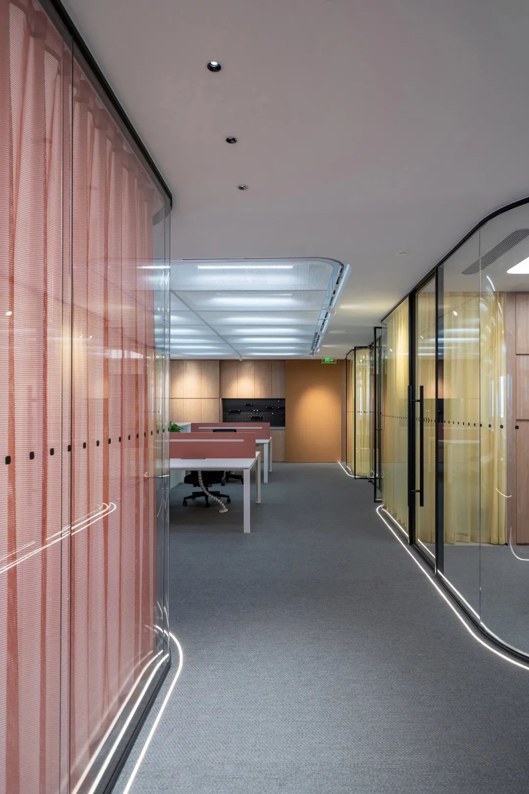 苹果办公室北京 · 最大化利用自然光的现代办公空间设计丨中国北京丨秦国鹏,屈飞婧-5