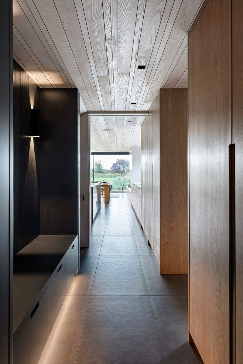 英式现代乡村别墅，玻璃幕墙融入自然-12