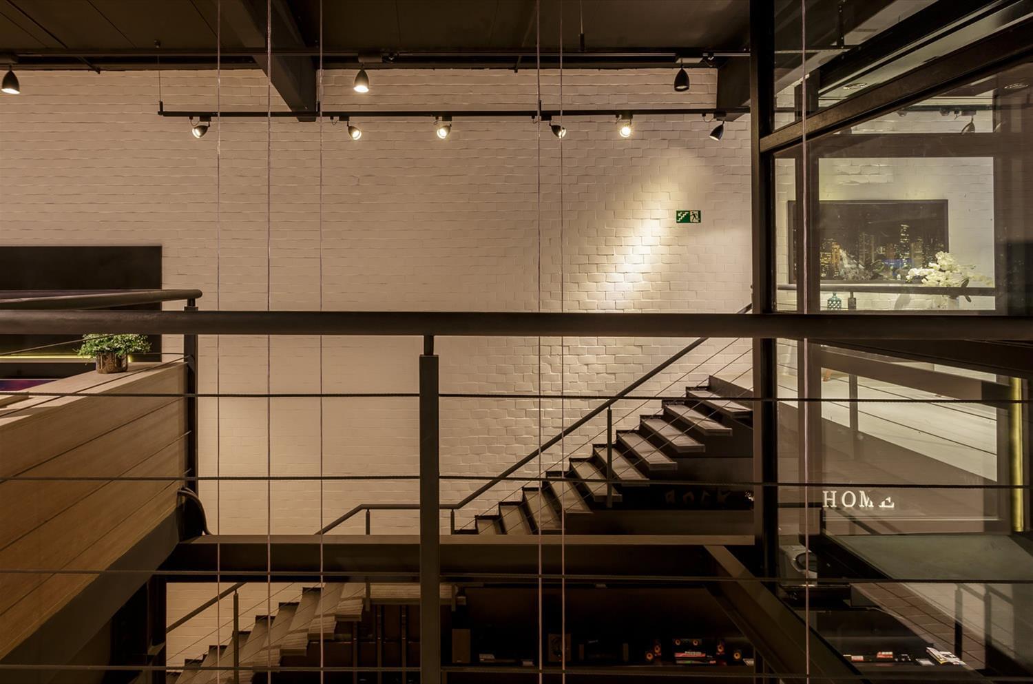 巴西工业风商业空间设计-9