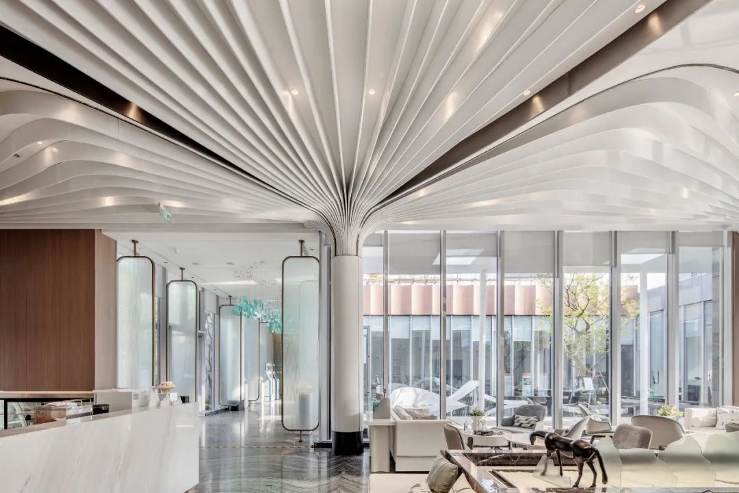 华鸿售楼中心——现代艺术与自然环境的和谐共生-50